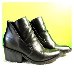 Apt.9 Black Boots Size 7 Med